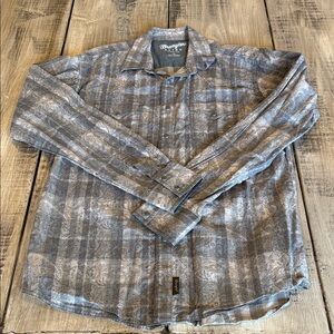 Wrangler Men's Casual Gray Button Down Shirt